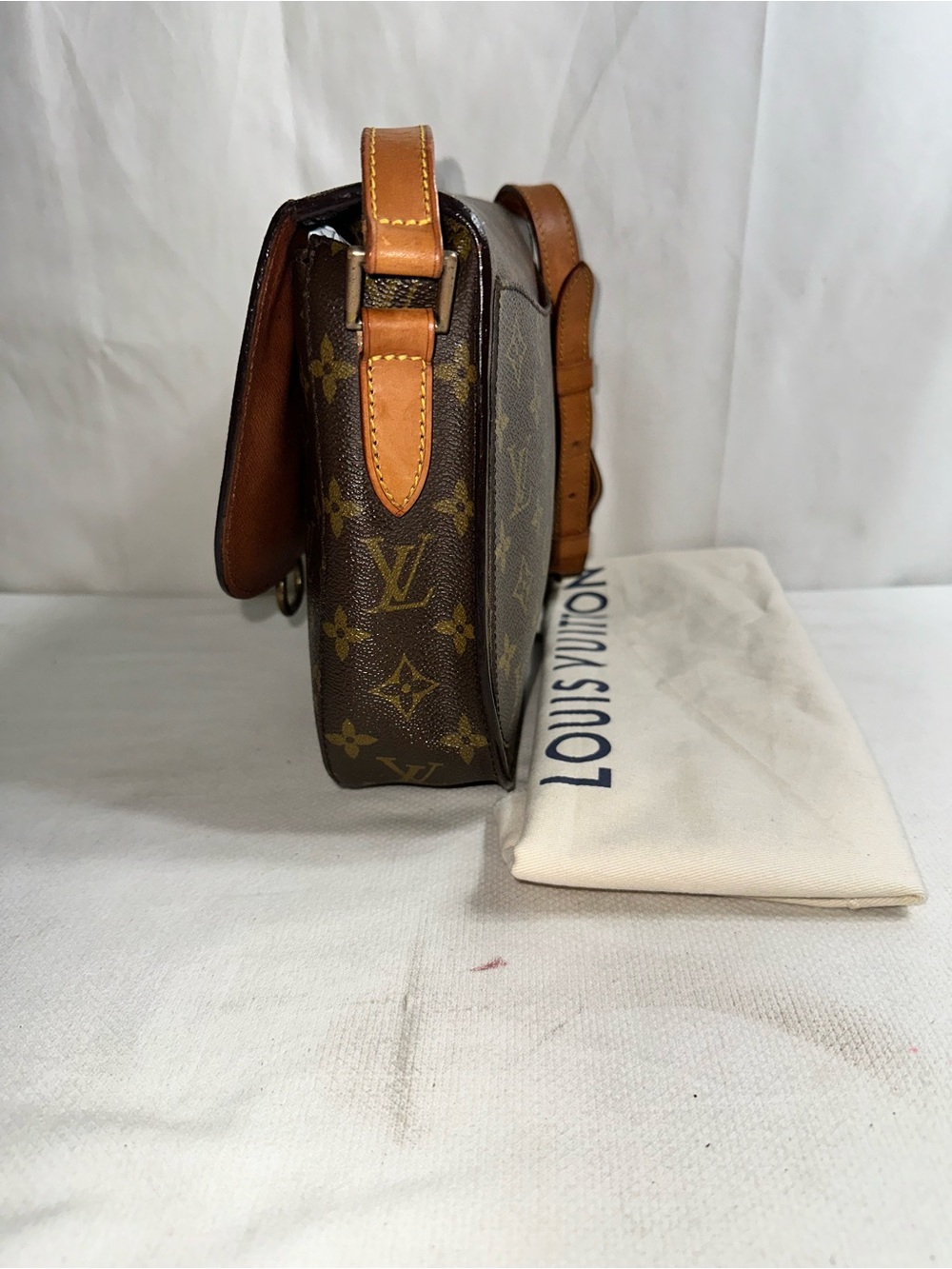 Louis Vuitton Crossbody Bag - Picture 4 of 12